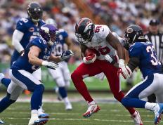 开云下载-足球的多维面容，从苏亚雷斯的神迹到突尼斯的战术交响