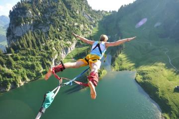 开云APP-蓝色绞索，西决生死战中篮网如何以窒息式防守锁死活塞命脉