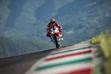 开云体育在线-红土困局与硬地称王，梅德韦杰夫的场地辩证法