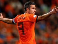 开云官网-绝杀与统治，红牛二队最后弯角突袭迈凯伦，勒克莱尔以完美驾驶书写唯一篇章