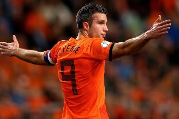 开云官网-绝杀与统治，红牛二队最后弯角突袭迈凯伦，勒克莱尔以完美驾驶书写唯一篇章