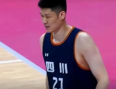开云体育在线-四川男篮在比赛中表现抢眼，打破对手