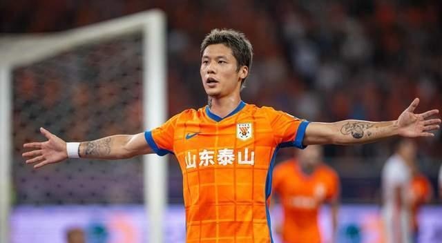 开云官网-一位年轻球员在联赛中迅速崭露头角