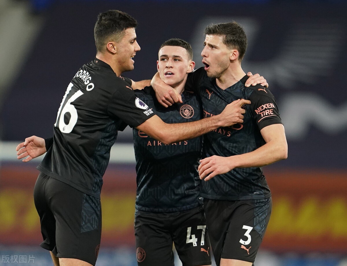 开云体育在线-阿莱克斯·弗格森转战英超,曼联领先优势扩大