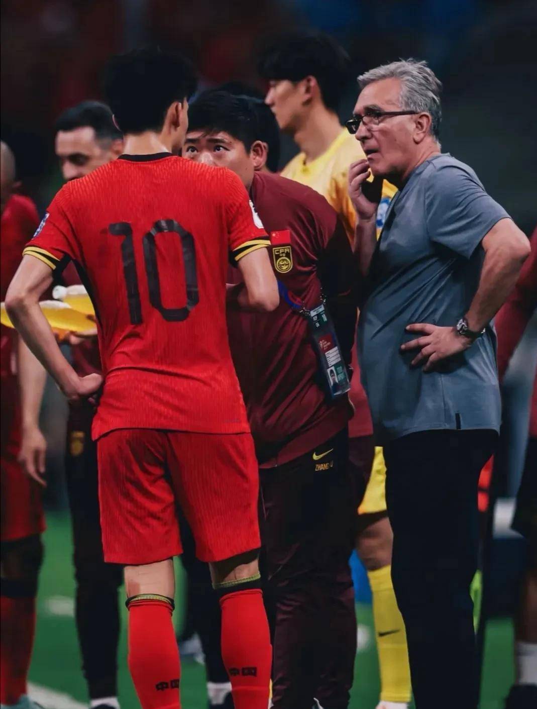 开云平台-足球赛事引发热议，球员表现备受关注