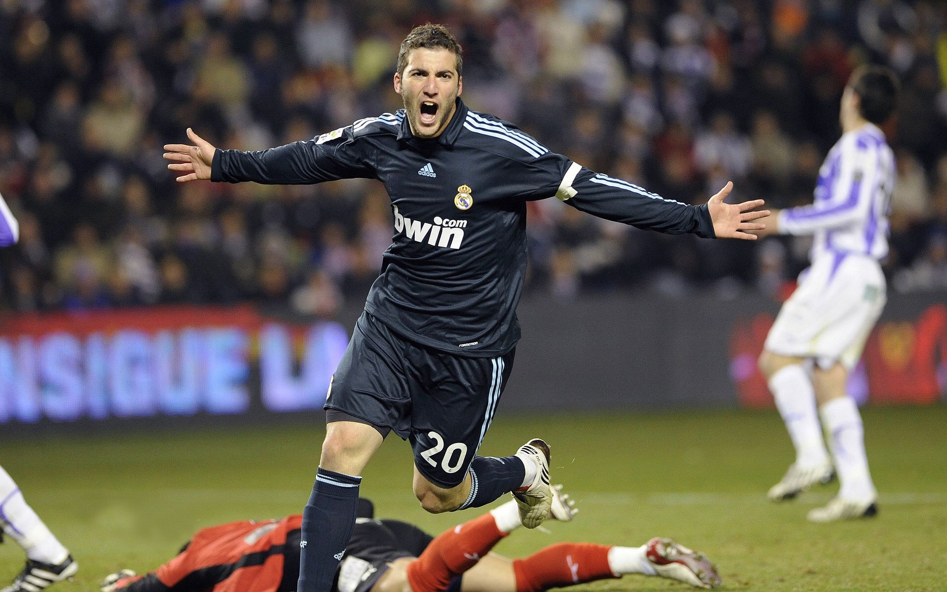 开云下载-终极掌控力，从绝杀瞬间到状态延续